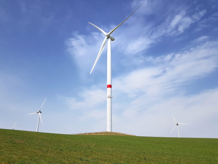 Quelle est la durée de vie d’une éolienne en 2025 ?