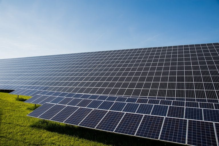 Comment fonctionne une centrale solaire photovoltaïque ?