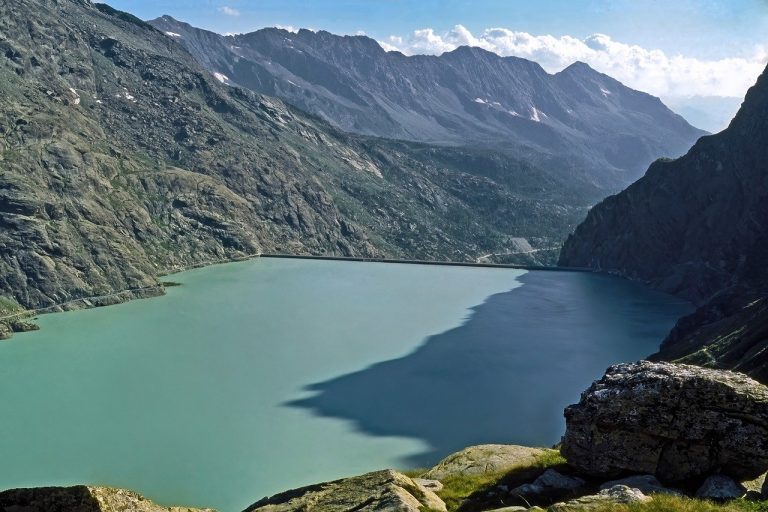 Comment fonctionne une centrale hydraulique ?