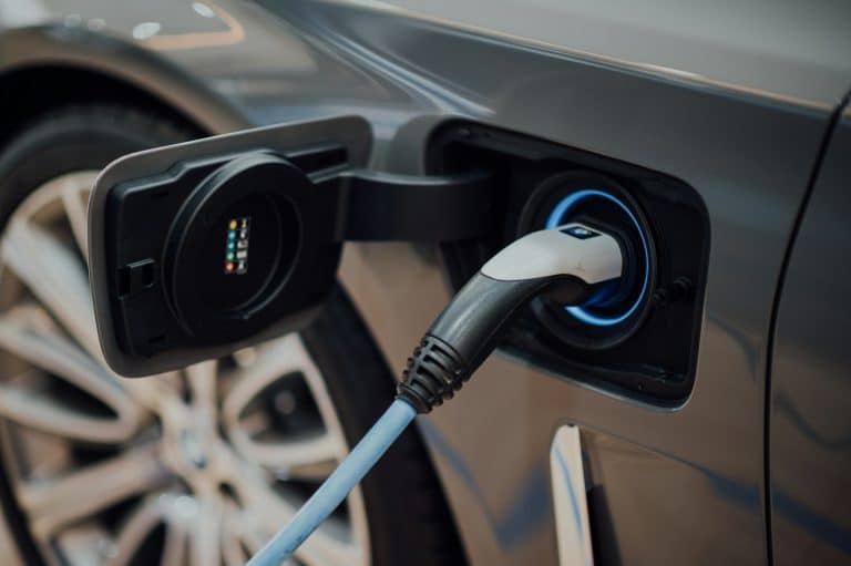 Est-ce que les bornes de recharge électrique sont adaptées à la puissance de tous les compteurs ?